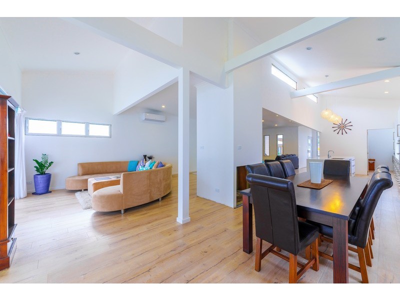 2 Bulgonia Road, Brightwaters NSW 2264