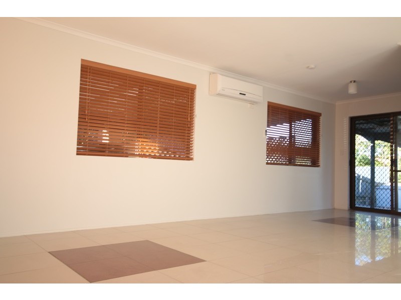 138 Pinelands road, Sunnybank Hills QLD 4109