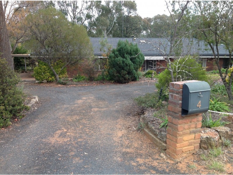 4 Hilton Place, Coonabarabran NSW 2357