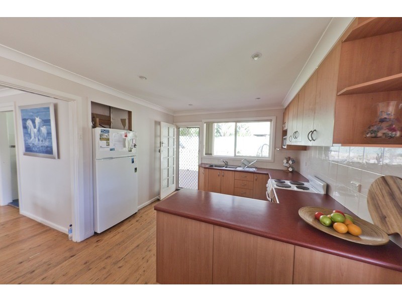8 Berne Street, Bateau Bay NSW 2261
