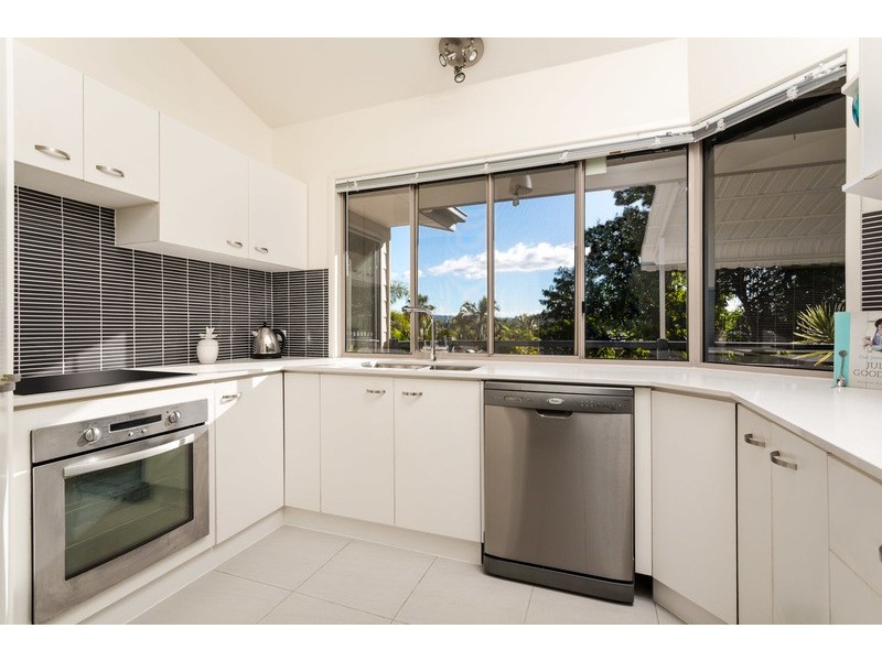 32 Currant Street, Elanora QLD 4221