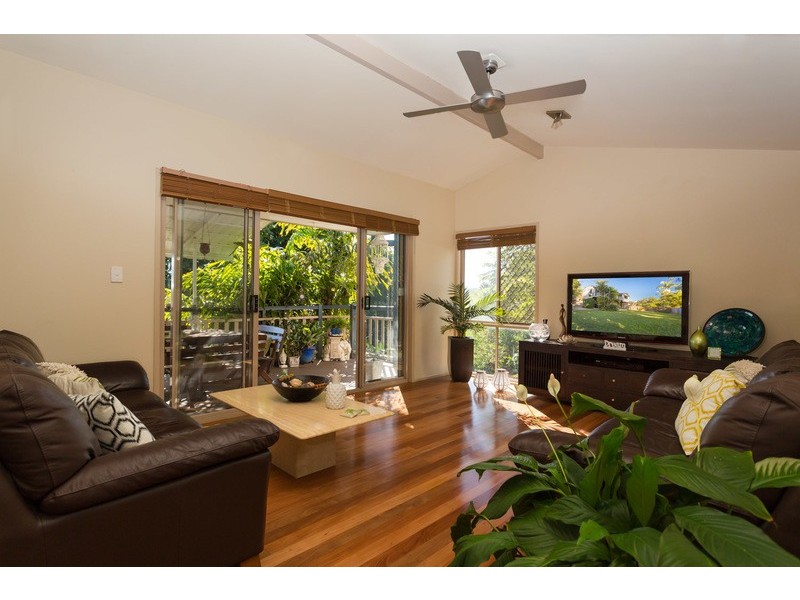 32 Currant Street, Elanora QLD 4221