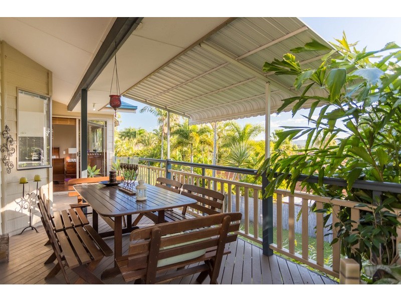 32 Currant Street, Elanora QLD 4221