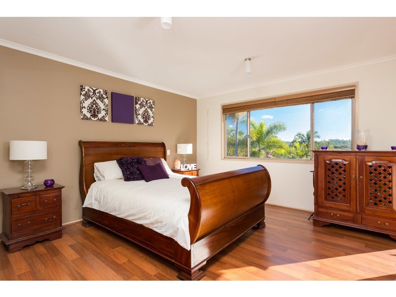 32 Currant Street, Elanora QLD 4221