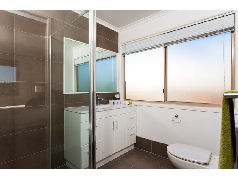 32 Currant Street, Elanora QLD 4221