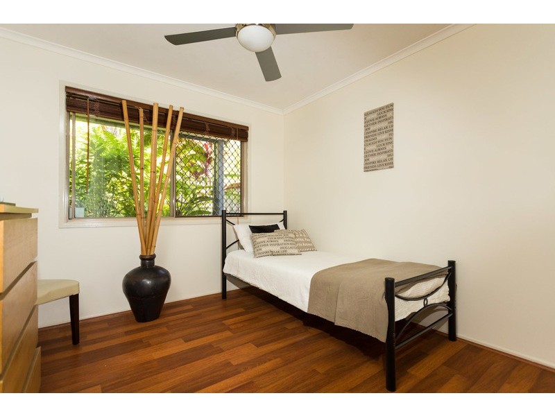 32 Currant Street, Elanora QLD 4221