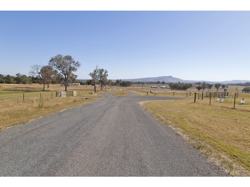 14 Sunnyside Place, Table Top NSW 2640