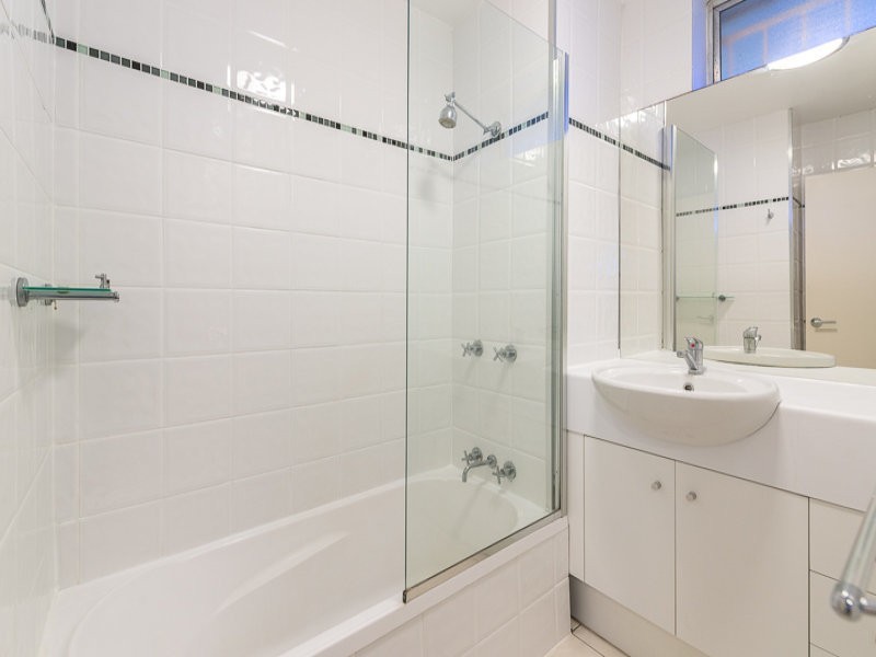 11/15 Bellevue Terrace, St Lucia QLD 4067