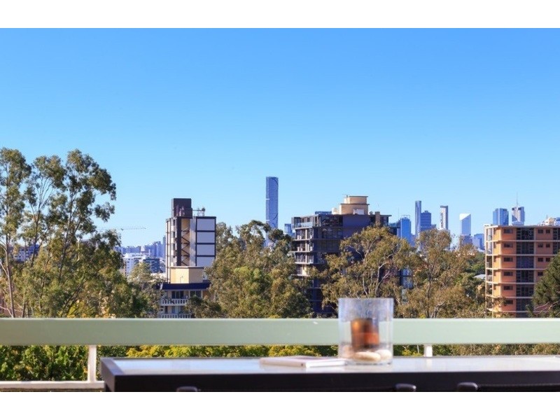 11/15 Bellevue Terrace, St Lucia QLD 4067