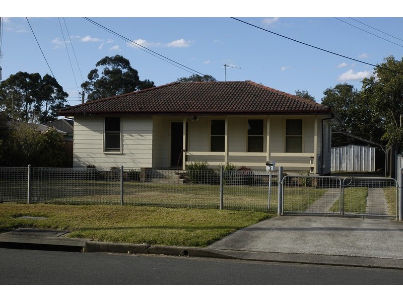 3 Manila Road, Lethbridge Park NSW 2770