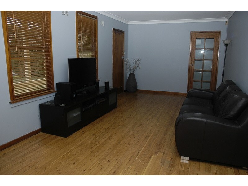 3 Manila Road, Lethbridge Park NSW 2770