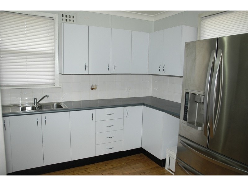 3 Manila Road, Lethbridge Park NSW 2770