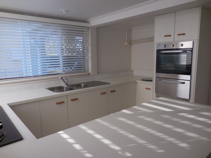 159  The Esplanade, Point Vernon QLD 4655