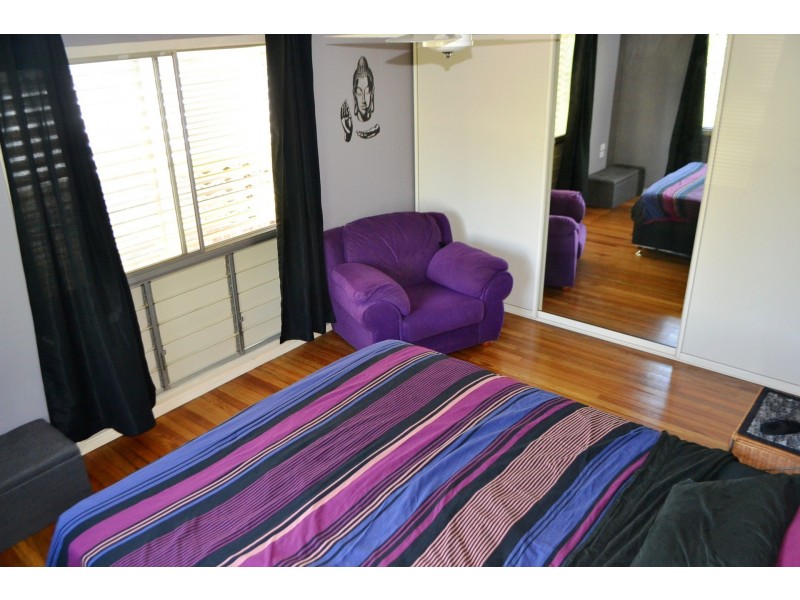 18 Kingsford Street, Mooroobool QLD 4870