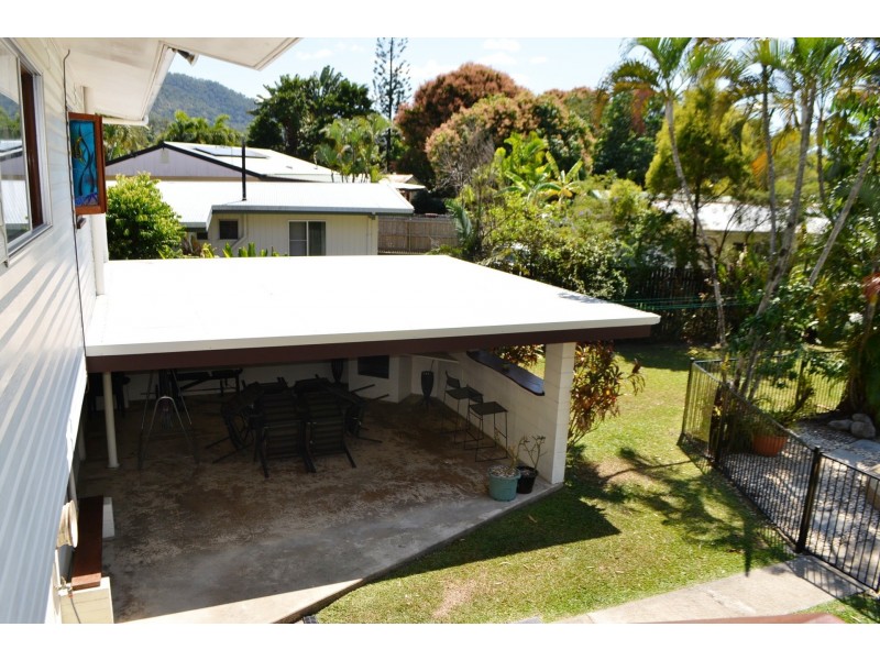 18 Kingsford Street, Mooroobool QLD 4870