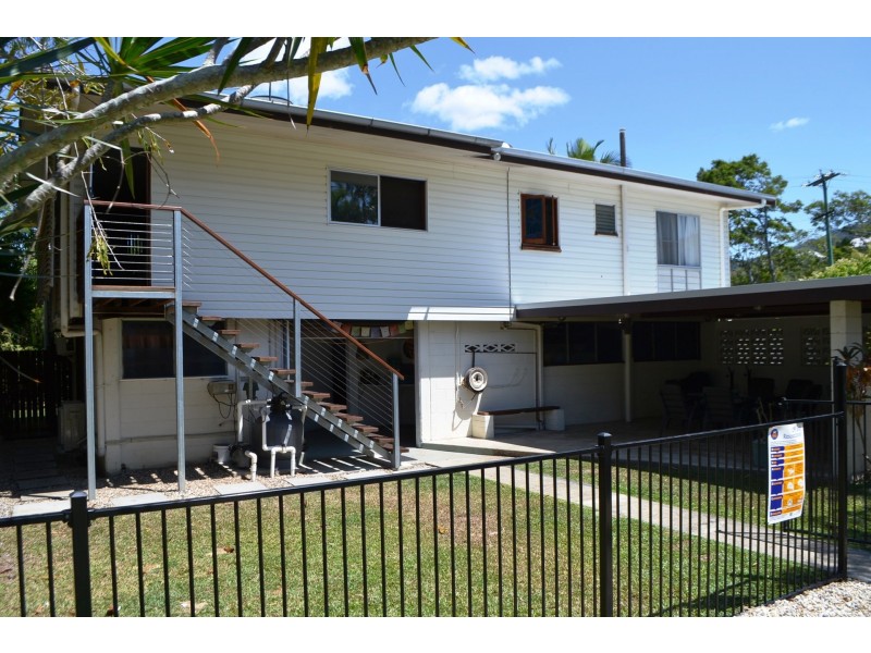 18 Kingsford Street, Mooroobool QLD 4870