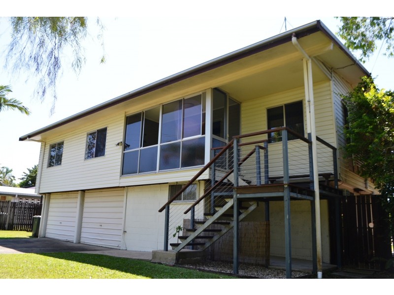 18 Kingsford Street, Mooroobool QLD 4870