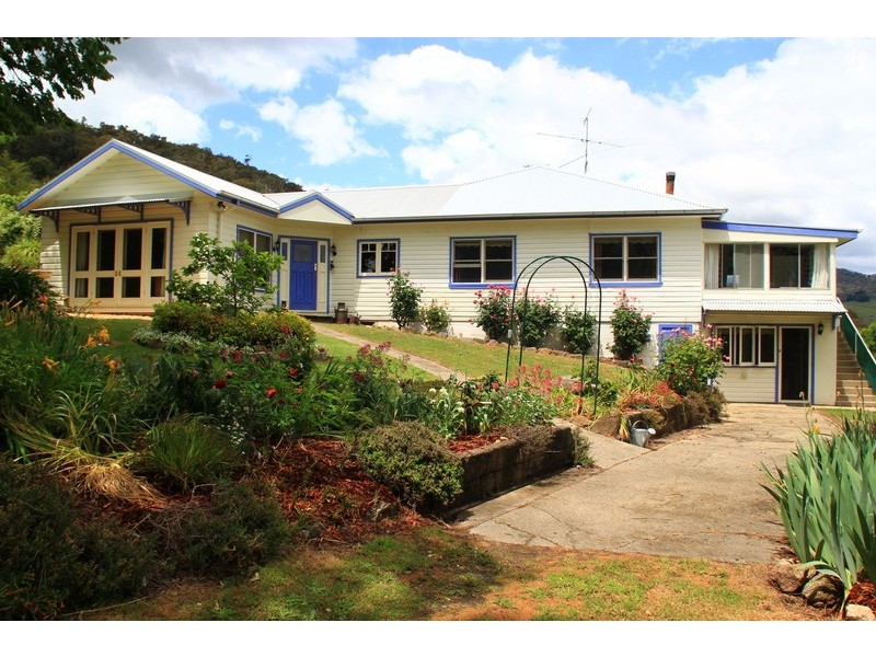 4587 Batlow Road, Batlow NSW 2730