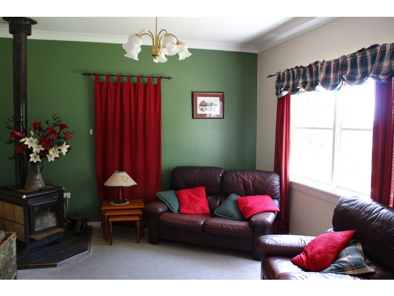 4587 Batlow Road, Batlow NSW 2730