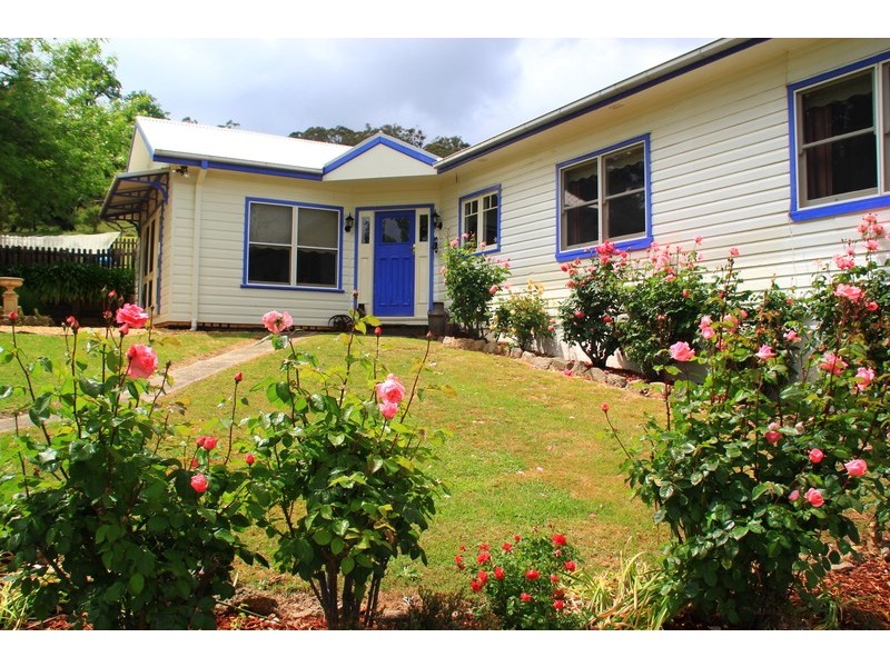 4587 Batlow Road, Batlow NSW 2730