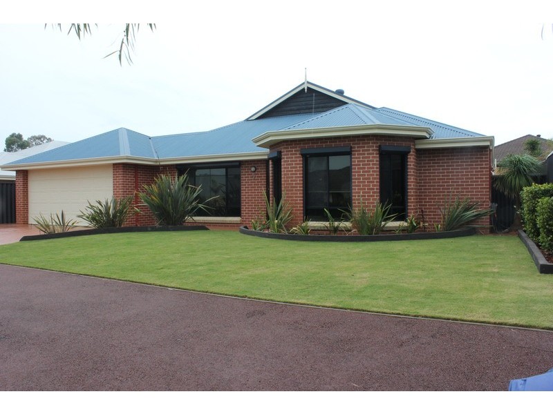 7 Coojong Road, Dalyellup WA 6230