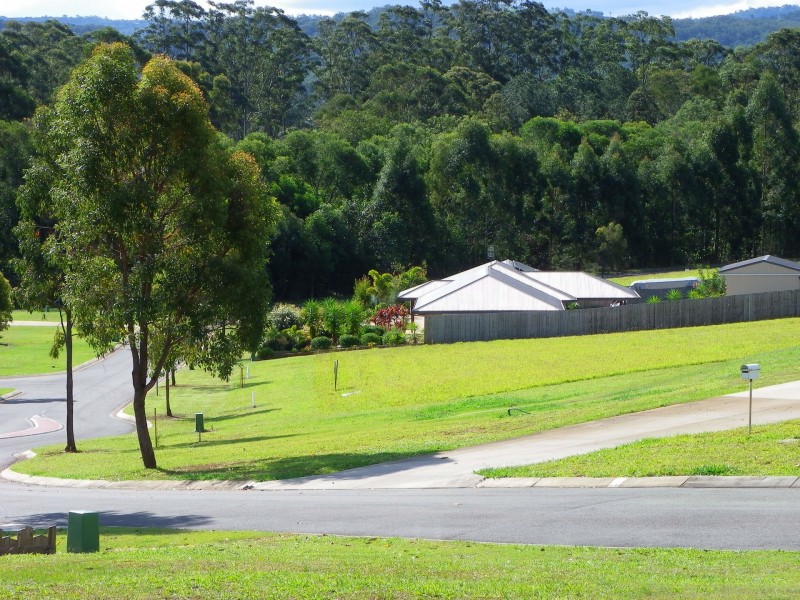 76  LACHLAN CRESCENT, Beerwah QLD 4519