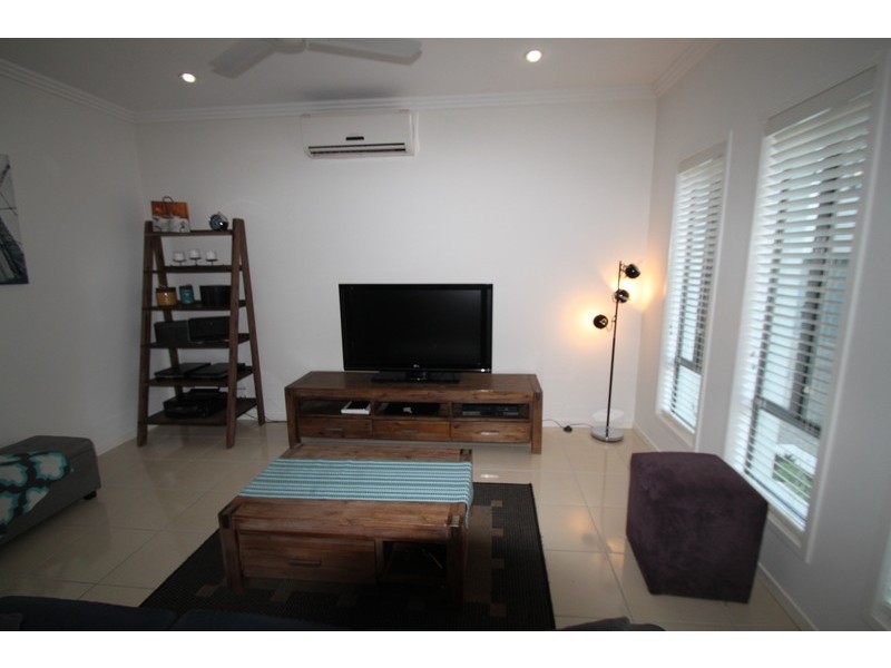 8/10 Careel Close, Helensvale QLD 4212