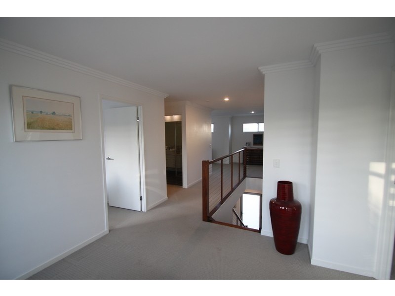 8/10 Careel Close, Helensvale QLD 4212