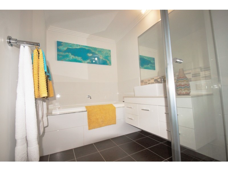 8/10 Careel Close, Helensvale QLD 4212
