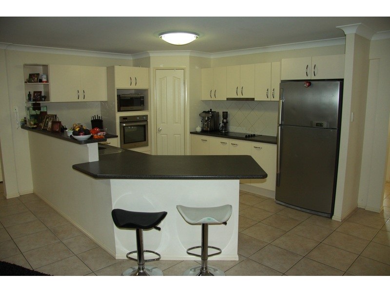 10 Bloomfield Place, Beerwah QLD 4519