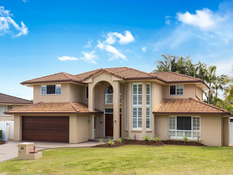 15 Windsor Place, Carindale QLD 4152