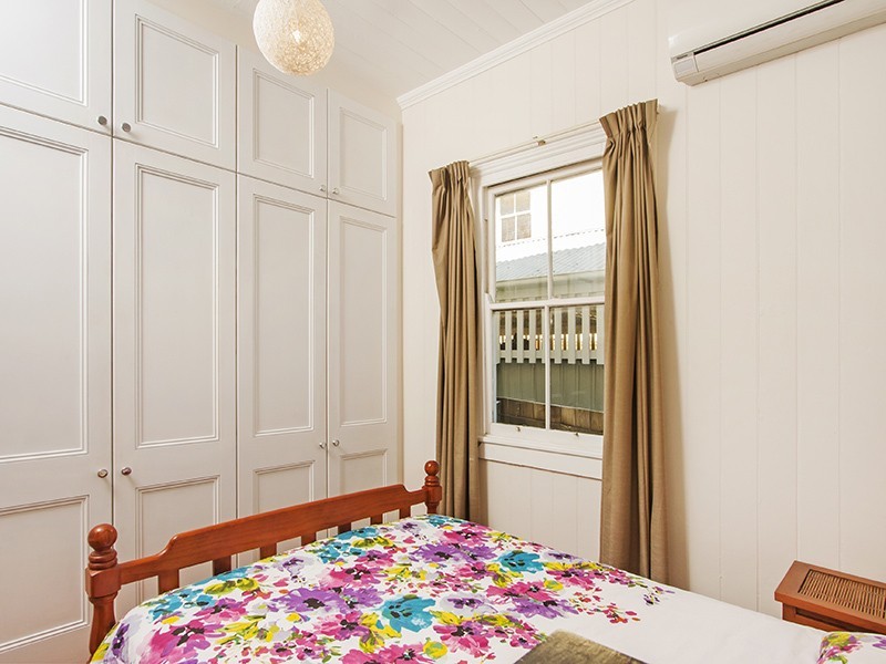 18 Lucy Street, Albion QLD 4010