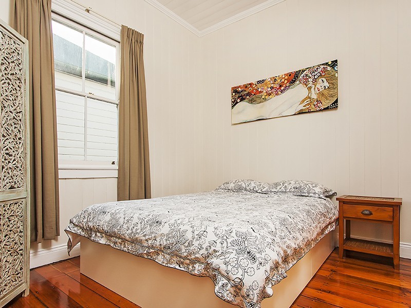 18 Lucy Street, Albion QLD 4010