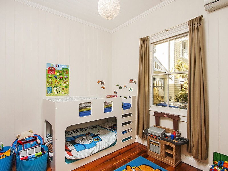 18 Lucy Street, Albion QLD 4010