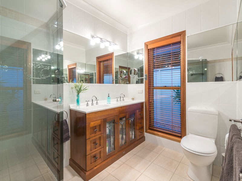 10 Cascade Close, Riverhills QLD 4074