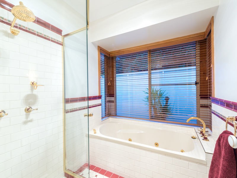 10 Cascade Close, Riverhills QLD 4074