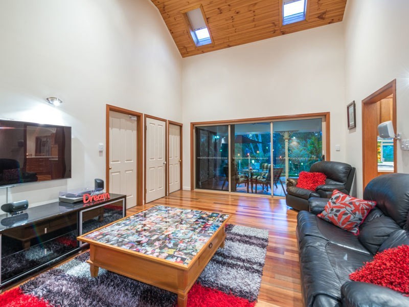 10 Cascade Close, Riverhills QLD 4074