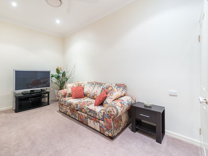 10 Cascade Close, Riverhills QLD 4074