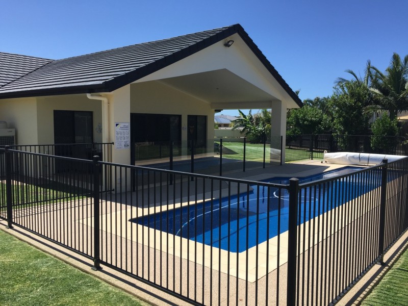 4 Janet Court, Coral Cove QLD 4670