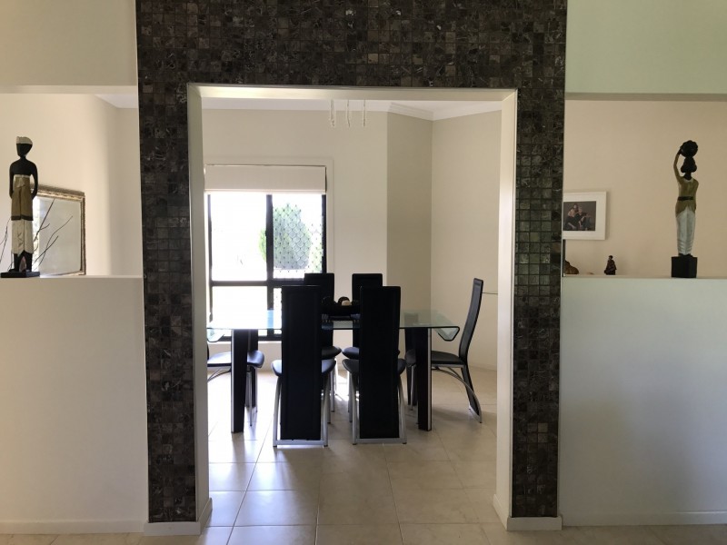 4 Janet Court, Coral Cove QLD 4670