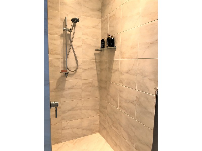 4 Janet Court, Coral Cove QLD 4670