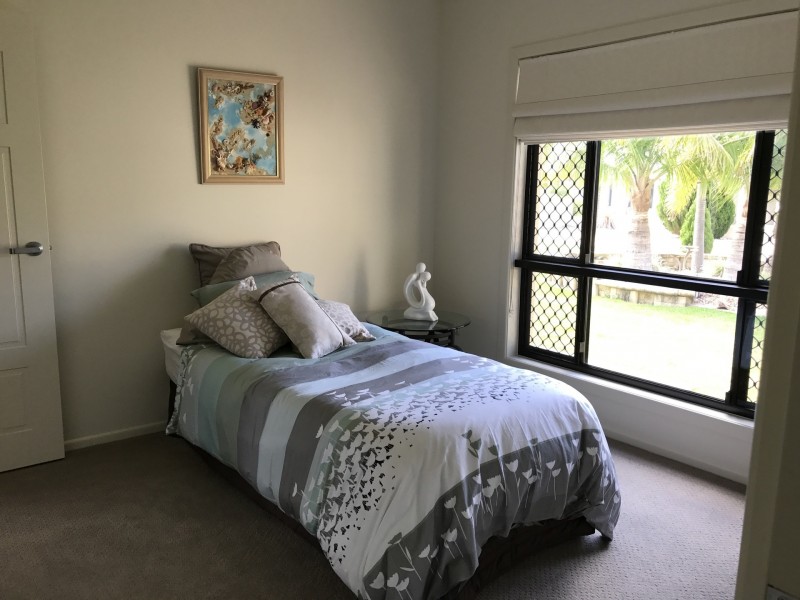 4 Janet Court, Coral Cove QLD 4670