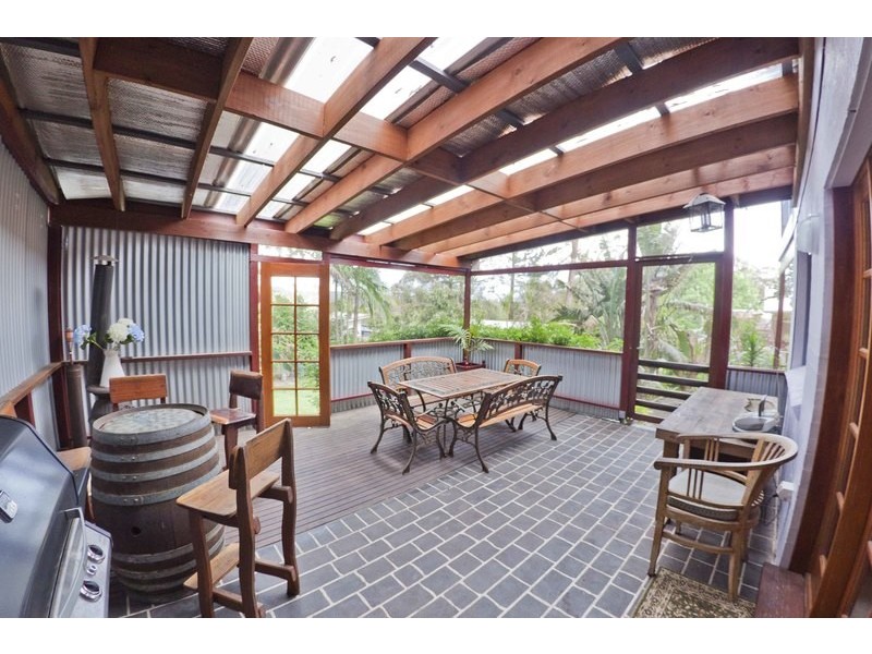 9 Hilltop Street, Bateau Bay NSW 2261