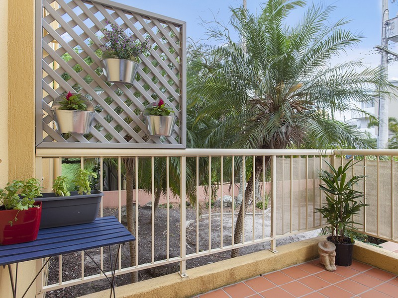1/7 Twenty Seventh Avenue, Palm Beach QLD 4221