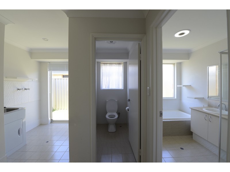 11 Gibbs Cct, Ravenswood WA 6208