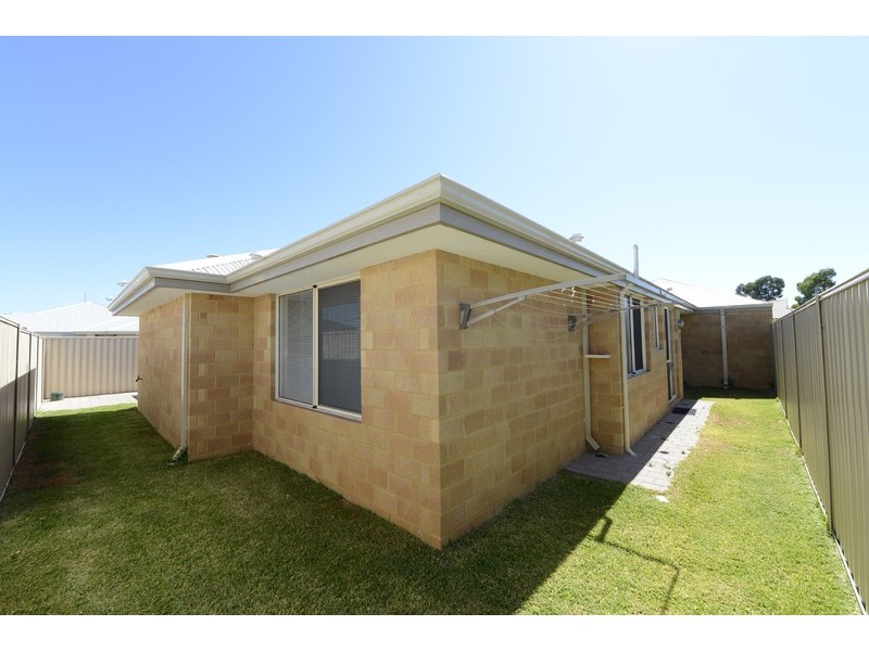 11 Gibbs Cct, Ravenswood WA 6208