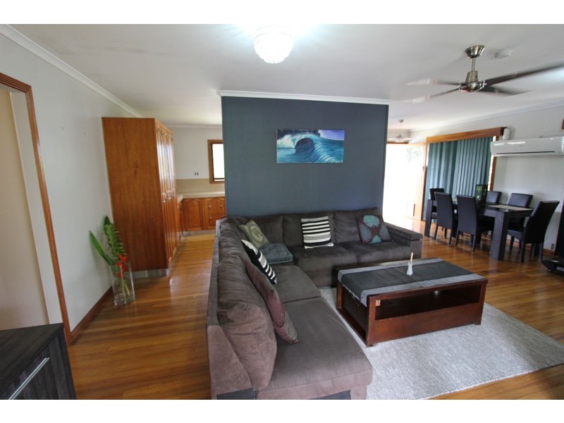 18 Kingsford Street, Mooroobool QLD 4870