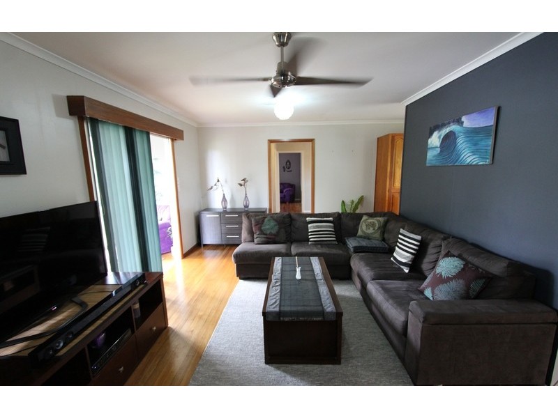 18 Kingsford Street, Mooroobool QLD 4870