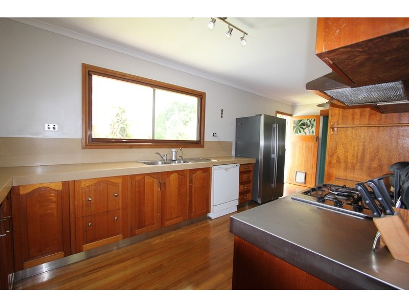 18 Kingsford Street, Mooroobool QLD 4870