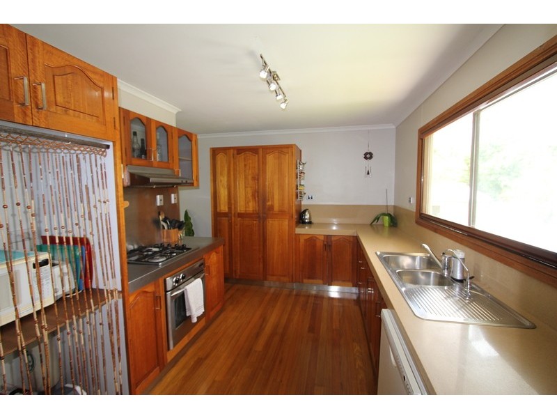 18 Kingsford Street, Mooroobool QLD 4870